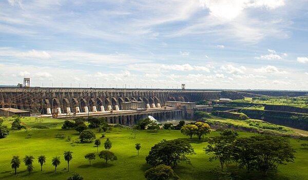 Itaipu-Damm in Paraguay