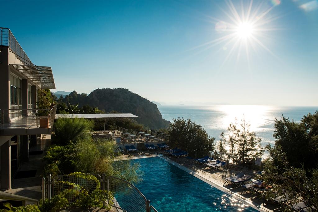 Pool am Meer